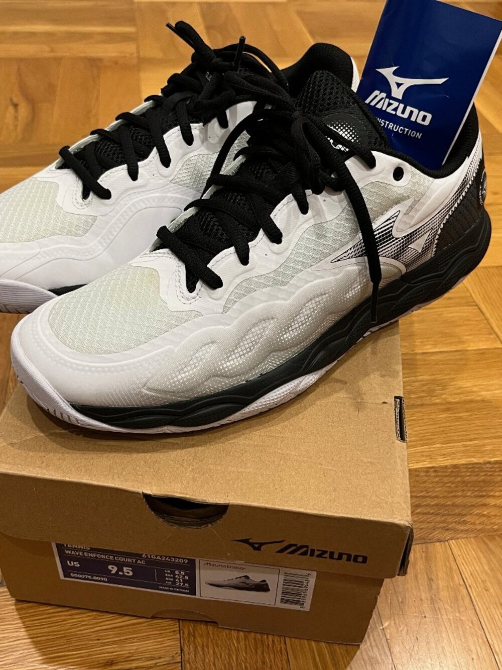 mizuno wave enforce court ac size 9.5 US NEW WITH BOX